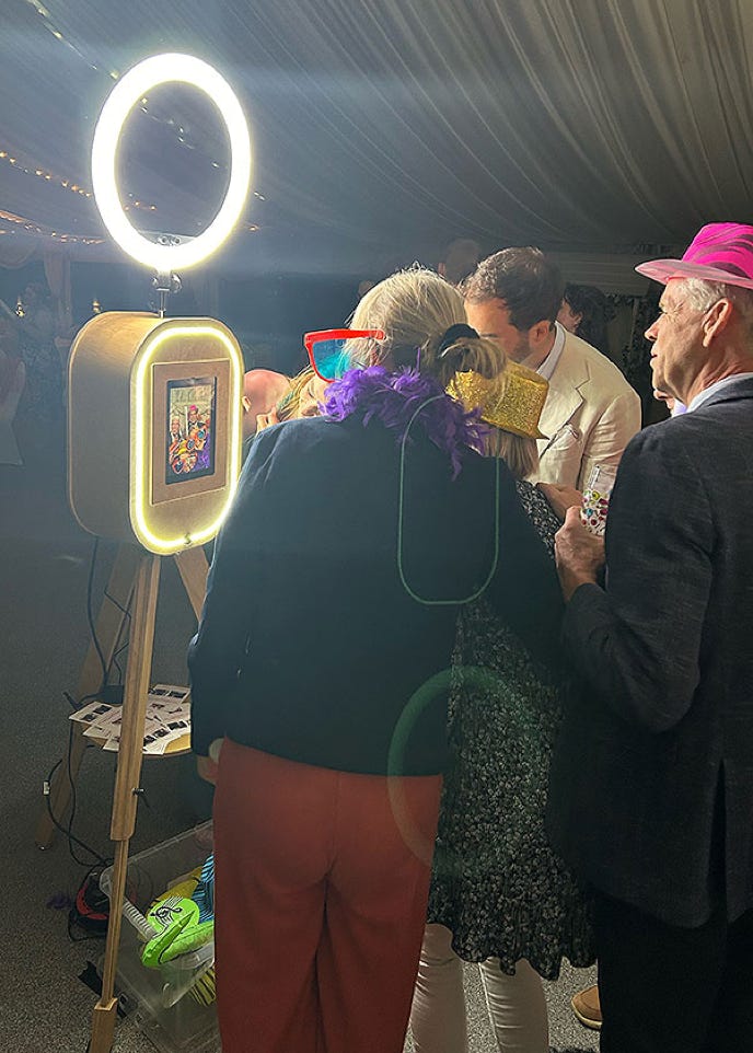 Kent Selfie Pod Rental Hire, for all weddings, parties and events. Covering whole of Kent including Sittingbourne, Maidstone, Medway, Sheppey, Faversham, Canterbury, Ashford, Gravesend, Dartford. Call today for a free quote.